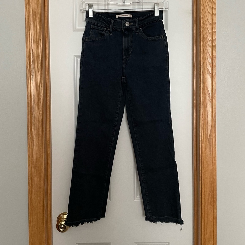 Levi’s 724 High Rise Straight Jeans Raw Hem Size 24
